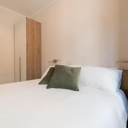 Dedaguesthouse 3*